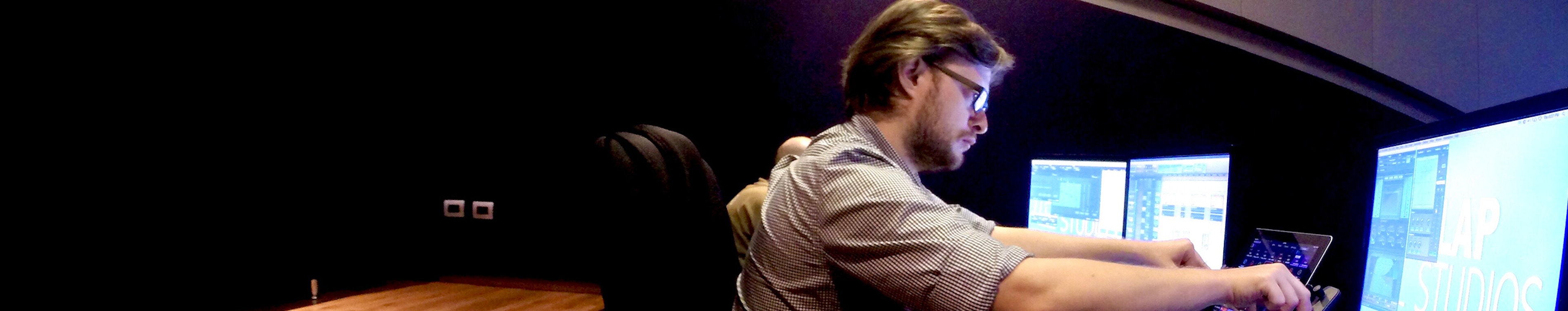 Cessna Skyhawk - Airplane on Ground, Opening and Closing Door by Daniel Vasquez